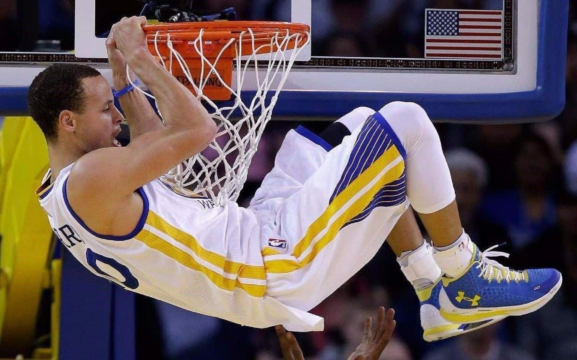 乐动官方网站-体坛魔幻夜，国安绝杀急转NBA，马赛会议巴萨外线齐炸裂